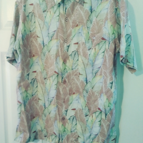 ๐TORI RICHARD NEW TROPICAL SHIRTS๐ - Picture 5 of 7